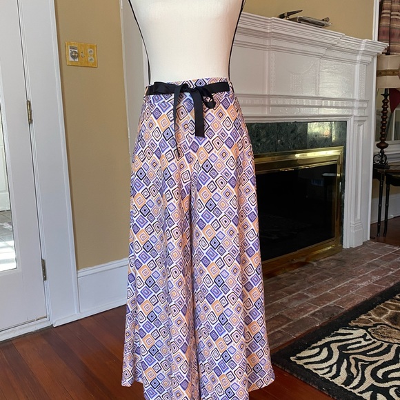 Flared ankle pants - Picture 2 of 2